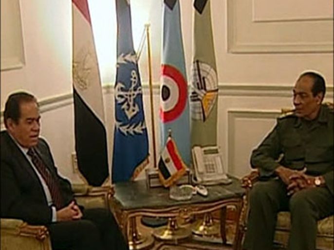 اجتماع الجنزوري مع رئيس المجلس الأعلى للقوات المسلحة المشير طنطاوي (الجزيرة)