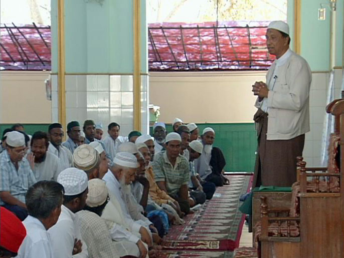 ‪رئيس المجلس الاسلامي في ميانمار في درس وعظي‬ (الجزيرة)