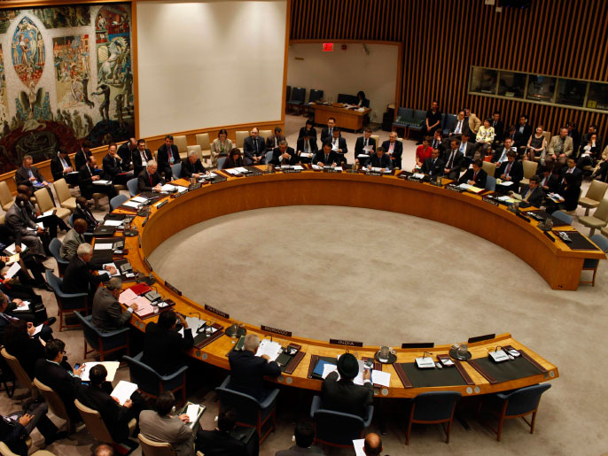 مجلس الأمن يناقش مشروع قرار لإرسال مراقبين لسوريا لمراقبة وقف إطلاق النار (رويترز-أرشيف)