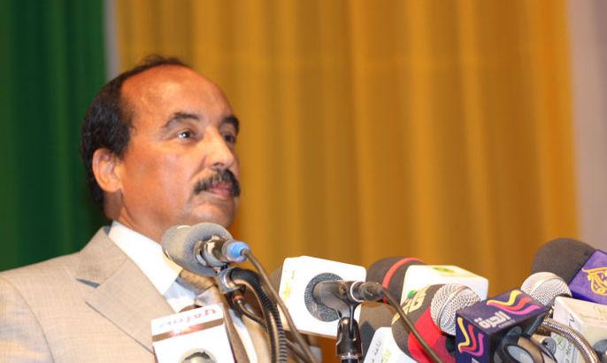 من الرئيس الموريتاني محمد ولد عبد العزيز.