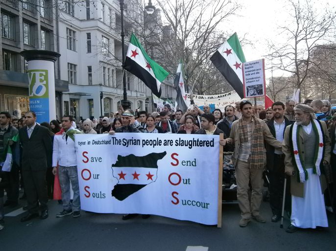 ألاف السوريين والعرب والألمان شاركوا بالتظاهرة . الجزيرة نت