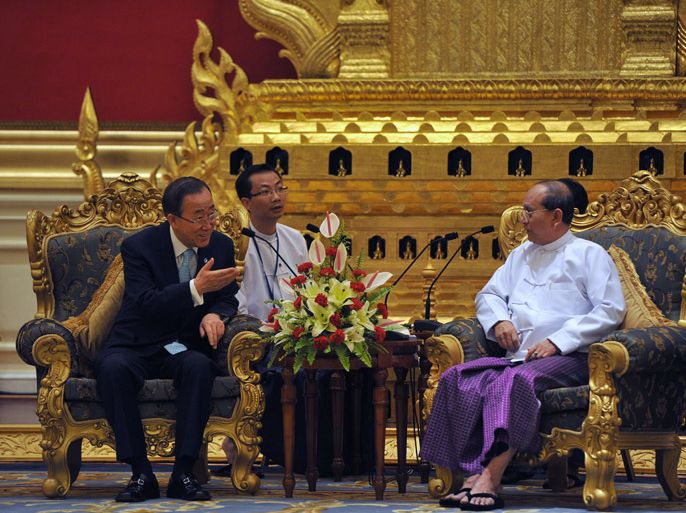Naypyidaw, -, MYANMAR : United Nations Secretary-General Ban Ki-moon (L) talks to Myanmar president Thein Sein (R) at the president's residence office in Naypyidaw on 30 April, 2012. UN chief Ban Ki-moon held landmark talks with Myanmar's president in a high-profile show of support for changes sweeping through the former pariah state. AFP PHOTO/ Soe Than WIN