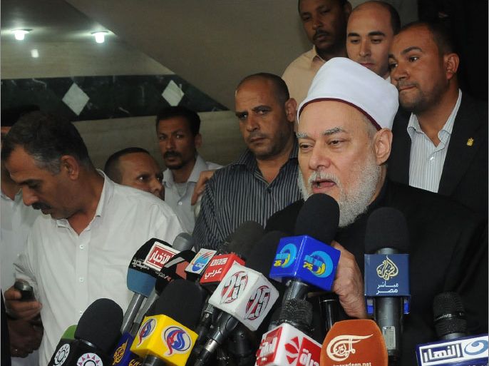 Egyptian Grand Mufti Ali Gomaa holds a press conference in Cairo on April 19, 2012 to clarify the reason behind his latest visit to Jerusalem which caused a stir in his own country, where normalisation of ties with Israel remains a highly sensitive issue. Gomaa, Egypt's highest religious authority, visited the Al-Aqsa mosque compound in Jerusalem on April 18 for the first time, along with Jordan's Prince Ghazi bin Mohammed, King Abdullah II's cousin and adviser on religious affairs. AFP PHOTO/STR