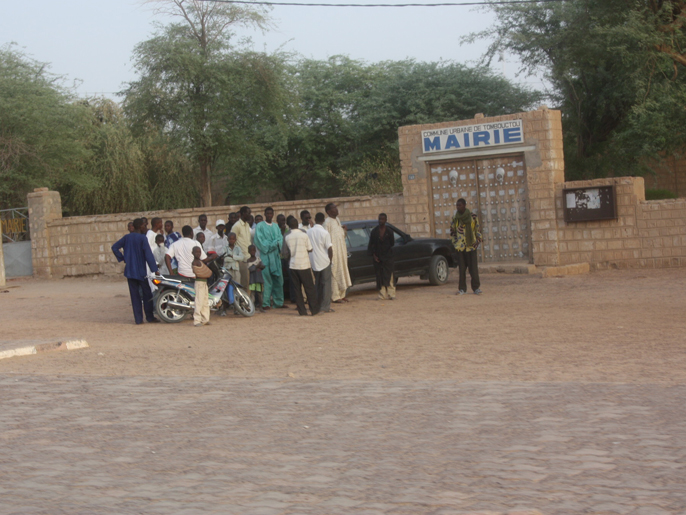 بعض المتظاهرين اتهم نواكشوط بمنع تصدير البضائع لشمال مالي (الجزيرة)