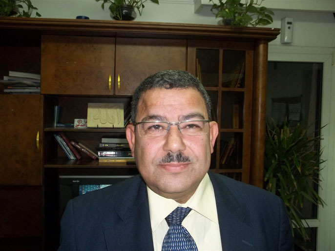 ‪عبد الفتاح دعا لإقالة وزيري الداخلية والدفاع ومحاكمة المسؤولين عن القتل‬ (الجزيرة)