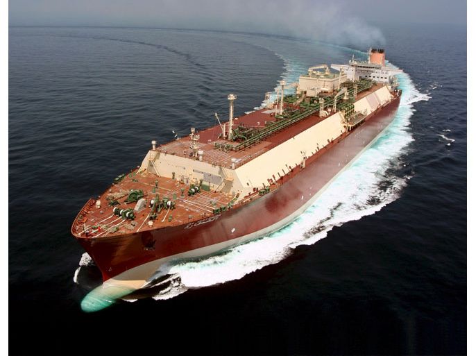 epa01168473 View of Al Gattara, world's largest LNG carrier. Hyundai Heavy