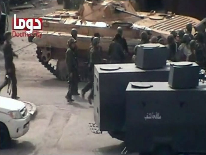 ‪الجزيرة-أرشيف)‬ جيش النظام يواصل الاقتحام والدهم في المدن السورية