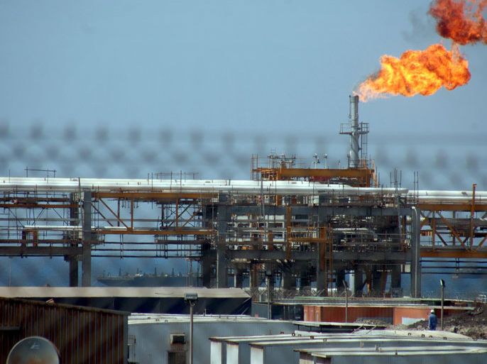 A plant of Yemen's liquefied natural gas project is seen at the Bilhaf area, about 700 Km east of the capital Sana'a, 19 November 2008. Yemeni President Ali Abdullah Saleh said that the first shipment of gas will be exported to foreign markets in May 2009. The French TOTAL-run project's cost is about $ 3 billion and the annual production of the project will come at 6.7 million tons. EPA/YAHYA ARHAB