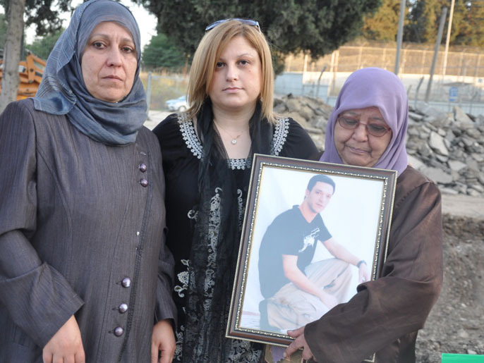 عائلة الأسير ظافر جبارين من أم الفحم تناشد الجمعيات الحقوقية لإنقاذ حياة الأسرى (الجزيرة نت)