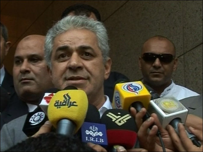 ‪صباحي قال إنه اتفق مع مرسي وأبي الفتوح على إعادة محاكمة مبارك ورموز نظامه‬  (الجزيرة)
