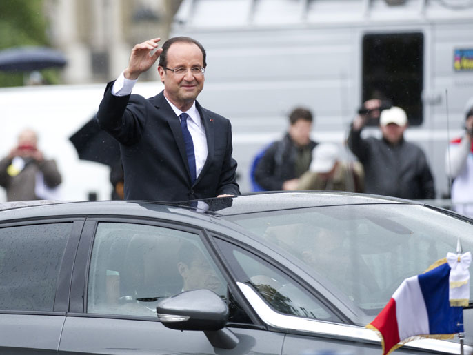 هولاند دعا الناخبين لمنحه أغلبية متجانسة لتنفيذ وعوده الرئاسية (الفرنسية-أرشيف)