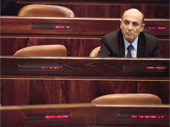 epa03219014 Shaul Mofaz, leader of the centrist Israeli Kadima party attends a plenary session in the Knesset (Parliament) in Jerusalem, Israel, 14 May 2012. EPA/ABIR SULTAN
