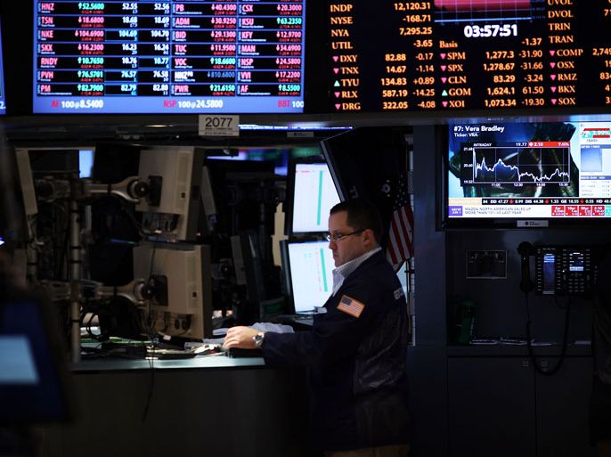 New York, New York, UNITED STATES : NEW YORK, NY - JUNE 01: A trader works on the floor of the New York Stock Exchange on June 1, 2012 in New York City. Following a poor jobs report, U.S. stocks sank more than 2% with the Dow Jones industrial average falling 277 points, or 2.2%. Spencer Platt/Getty Images/AFP== FOR NEWSPAPERS, INTERNET, TELCOS & TELEVISION USE ONLY ==