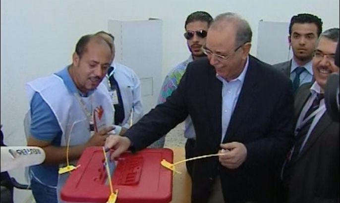 إقبال كبير في طرابلس وبنغازي على مراكز التصويت