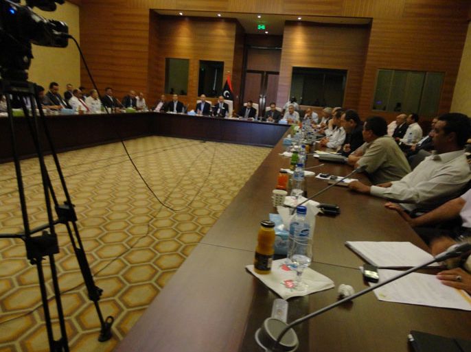 أعضاء المجلس الانتقالي الليبي في مؤتمر صحفي اليوم.