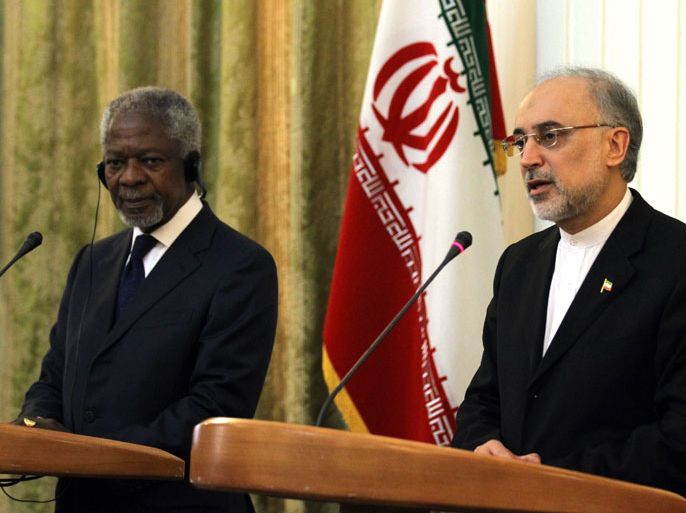 United Nations and Arab League envoy for the crisis in Syria Kofi Annan (L) holds a joint press conference with Iranian Minister for Foreign Affairs Ali Akbar Salehi (R) in Tehran on July 10, 2012, after Annan agreed with Syrian President Bashar al-Assad on a new political "approach" to end the 16-month-old conflict. AFP PHOTO/ATTA KENARE