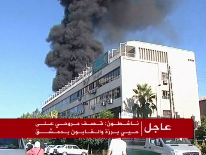 التفجير وقع على مقربة من فندق يقيم فيه المراقبون الدوليون (الجزيرة)