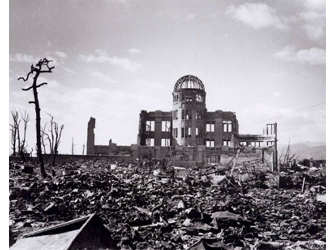 epa00788849 (file) a handout photograph of the hiroshima a-bomb dome photographed by the u.s. military following the atomic bomb drop on hiroshima that killed over 140,000 (وكالة الأنباء الأوروبية)