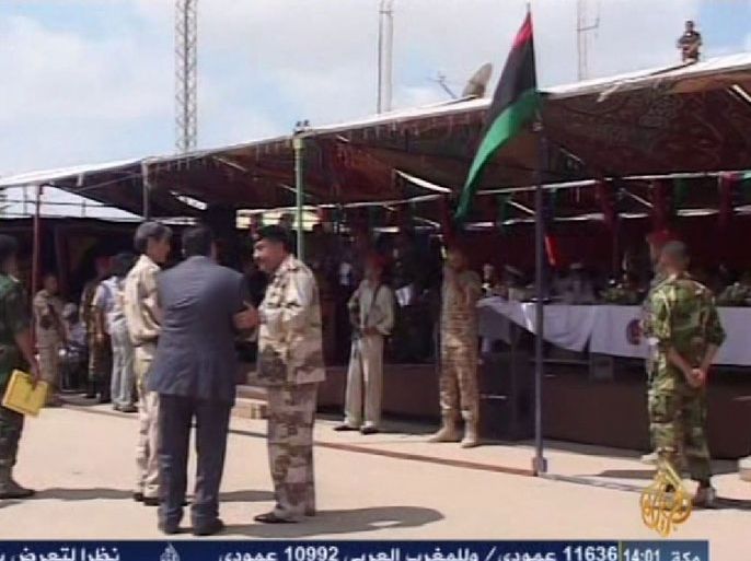 كتيبة أحرار ليبيا تعلن حلّ نفسها وتسليم أسلحتها كاملة للجيش الليبي. وأعلنت الكتيبة في احتفال أقيم بمعسكر الصاعقة في بنغازي، انضمام كافة أفرادها إلى الجيش