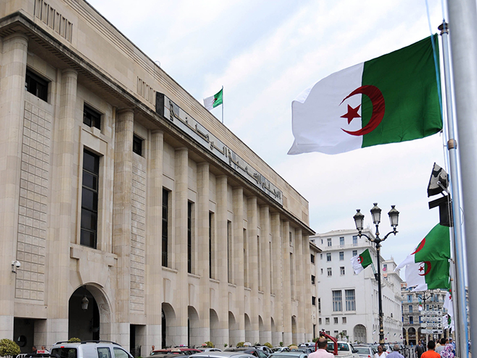 برلمان الجزائر هو المخول إعلان شغور منصب الرئيس بطلب من المجلس الدستوري (الفرنسية)