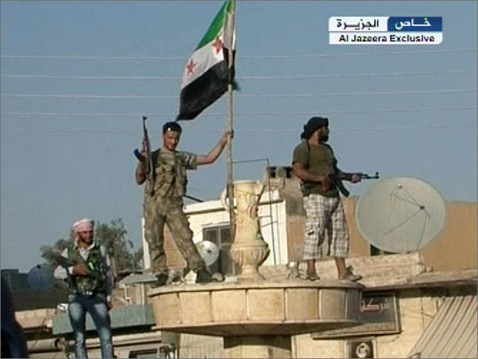 ‪مقاتلو الجيش الحر واصلوا تقدمهم في محافظة الرقة‬ (الجزيرة)
