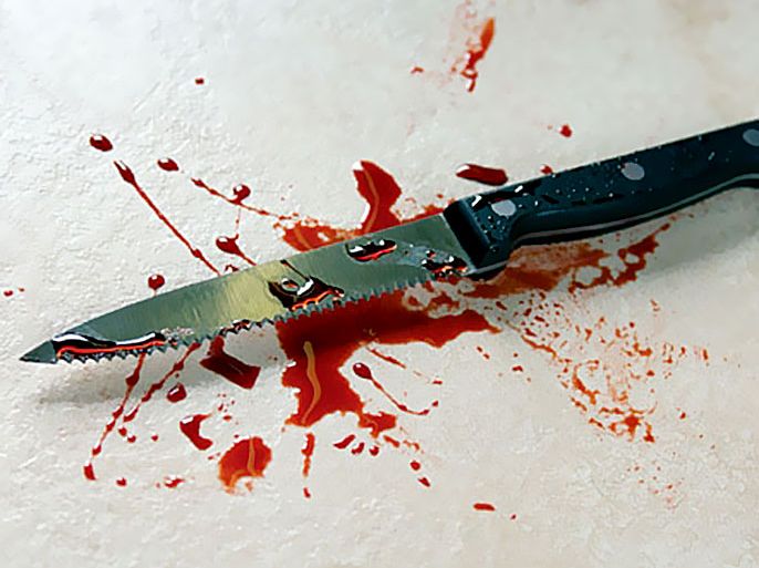 صورة لسكين عليها دماء - knife