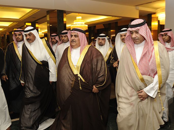 Bahraini Foreign Minister Sheikh Khaled bin Ahmed al-Khalifa a(C) arrives at the ministerial meeting of the Gulf Cooperation Council (GCC) member states in the Red Sea Saudi port city of Jeddah on September 2, 2012, focusing on the situation in Syria. AFP