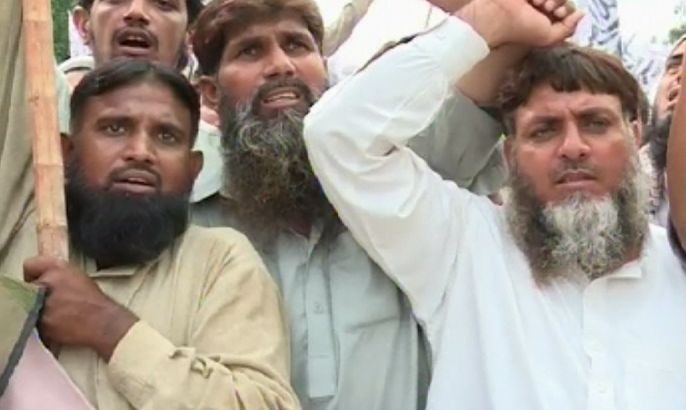 آلاف المتظاهرين الباكستانيين ينددون بالفيلم المسيء