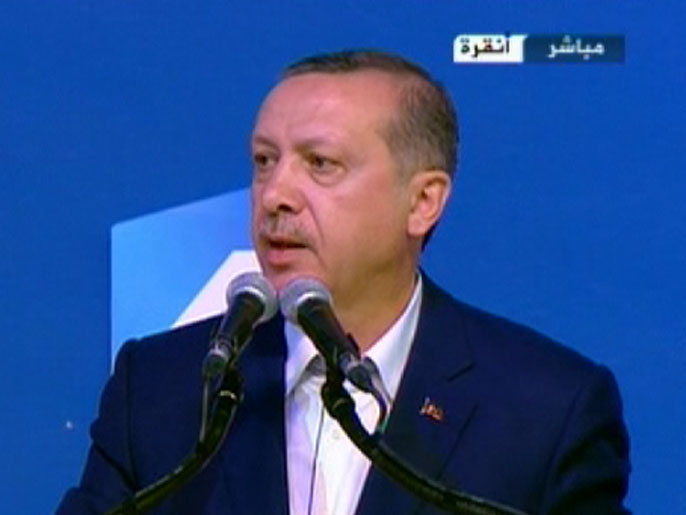 معاريف أبرزت تصريحات أردوغان التي أكد فيها استخدام النظام السوري للسلاح الكيمياوي ضد شعبه (الجزيرة-أرشيف)