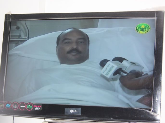 ولد عبد العزيز في أول ظهور له على التلفزيون الرسمي منذ تعرضه لإطلاق النار