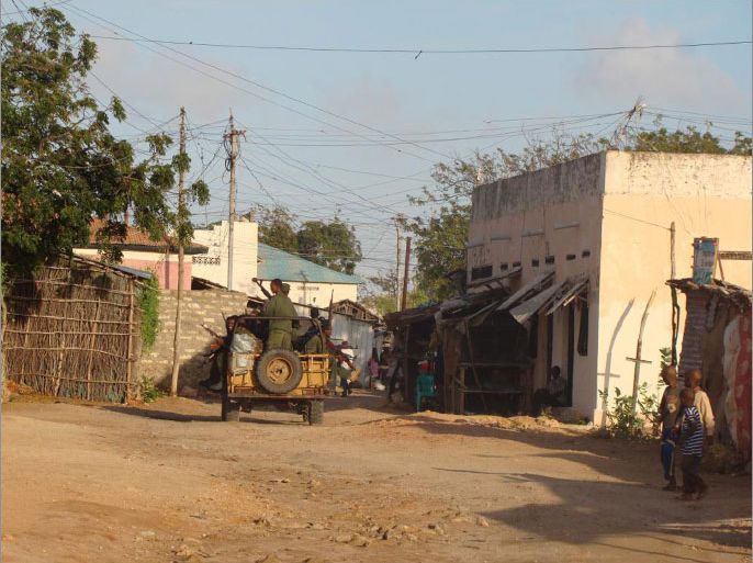قوات صومالية تتحرك نحو موقع الإنفجار صباح اليوم الأربعاء.jpg