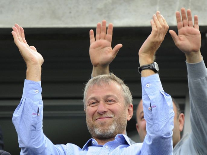 epa03217754 Chelsea's owner Russian billionaire, Roman Abramovich reacts at the end of the game against Blackburn Rovers during the English Premier League soccer match between Chelsea vs Blackburn Rovers in Stamford Bridge in London, Britain, 13 May 2012. EPA/FACUNDO ARRIZABALAGA Special Instructions DataCo terms and conditions apply. http//www.epa.eu/downloads/DataCo-TCs.pdf
