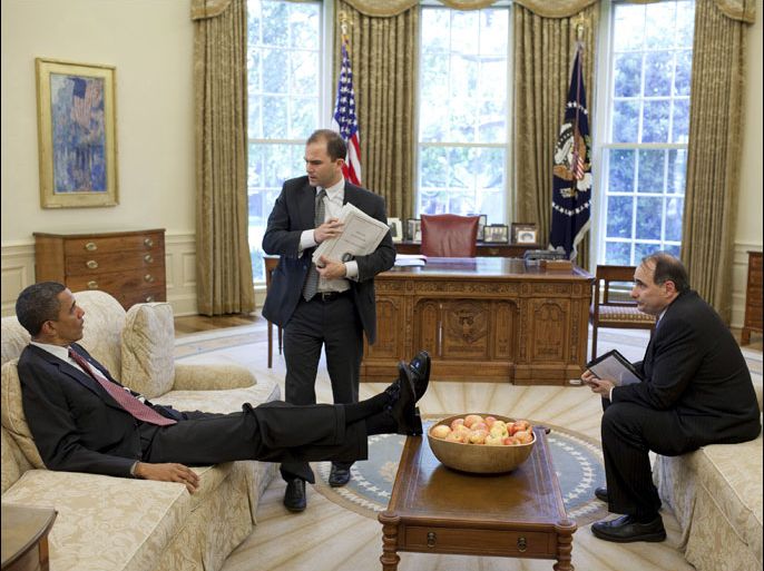 U.S. President Barack Obama talks with Deputy National Security Advisor for Strategic Communication Ben Rhodes (C) and Senior Advisor David Axelrod (R) in the Oval Office, in this White House handout photograph taken on May 21, 2010 and released on June 7, 2010. Picture taken May 21, 2010. To match Special Report IRAN-SANCTIONS/ REUTERS/Pete Souza/The White House/Files (UNITED STATES - Tags: POLITICS) FOR EDITORIAL USE ONLY. NOT FOR SALE FOR MARKETING OR ADVERTISING CAMPAIGNS