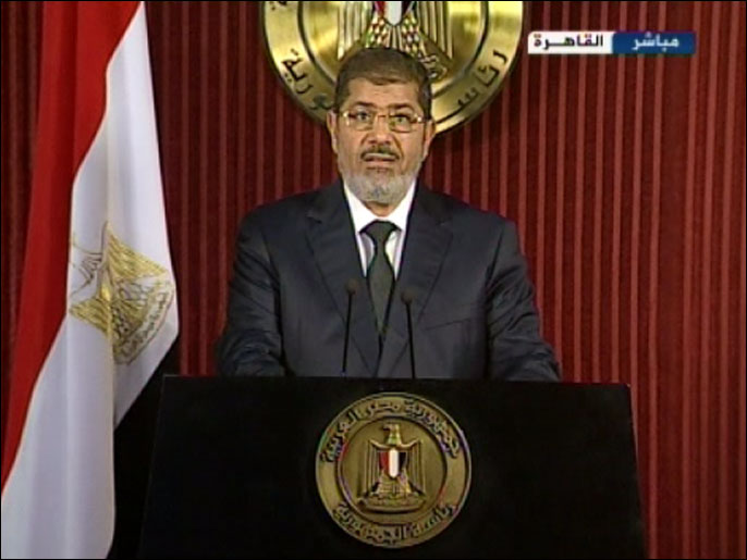 البعض اعتبر التصويت بنعم للدستور تصويتا لصالح مرسي (الجزيرة-أرشيف)