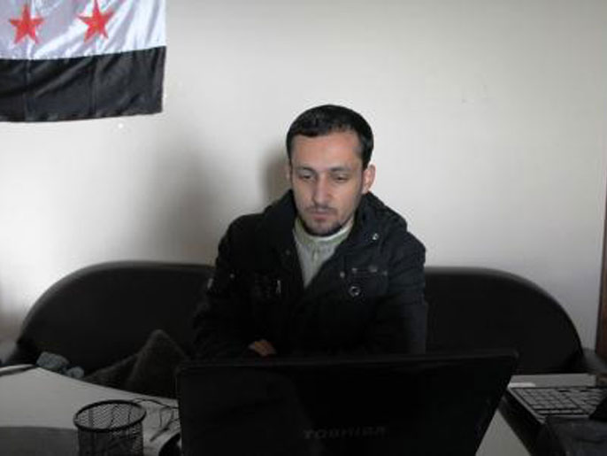 ريان مشعل نائب مدير شبكة حلب نيوز ذكر عددا من الصعوبات التي يواجهونها (الجزيرة نت)