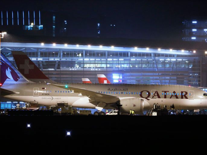 Qatar Airways' new Boeing 787 Dreamliner aircraft is parked after its first arrival at Zurich Airport in Zurich, January 14, 2013. REUTERS/Michael Buholzer (SWITZERLAND - Tags: TRANSPORT BUSINESS SOCIETY TRAVEL)