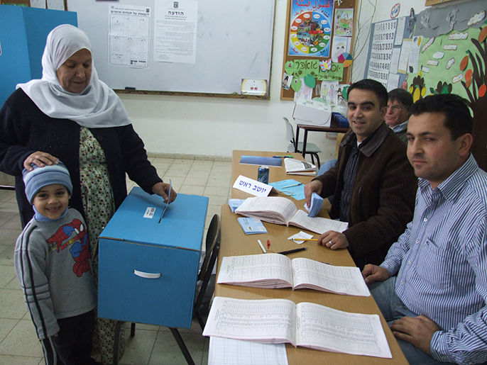 ‪تراجع متواصل في نسبة التصويت بأوساط الفلسطينيين‬ (الجزيرة نت)