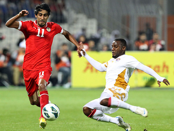 البحرين تسعى للفوز للاحتفاظ بحظوظها كاملة في التأهل إلى الدور القادم (رويترز)