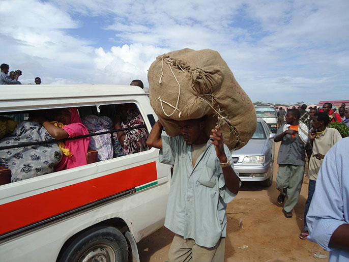 وصول القات إلى السوق الرئيسي للقات في جنوبي مقديشو.