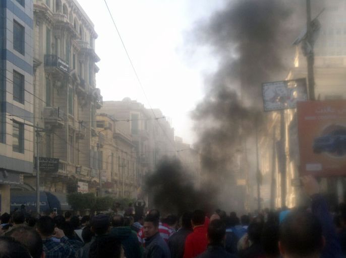 اصابات واشتباكات عنيفة بين قوات الامن ومتظاهرين بالاسكندرية