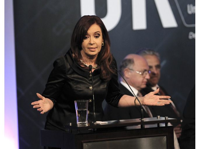 epa03489517 Argentina's President Cristina Fernandez de Kirchner delivers a speech during the closing ceremony of the 18th edition of the annual Union Industrial Argentina (UIA) conference, in Los Cardales town, 60 kilometers from Buenos Aires, Argentina, 28 November
