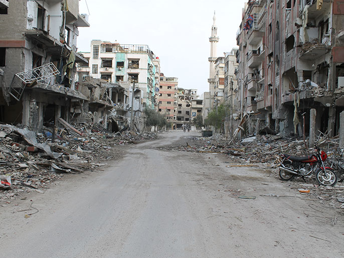 ‪الدمار في مدينة دوما بريف دمشق‬ (الجزيرة)