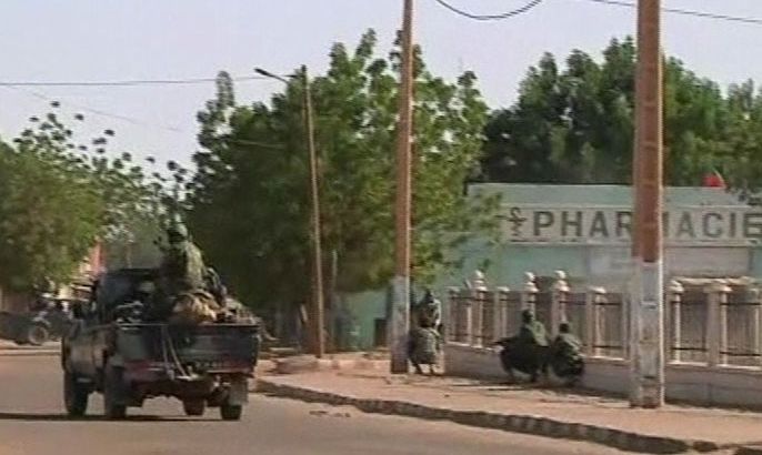 قوات مالية وفرنسية تشتبك مع مسلحين في بلدة غاو