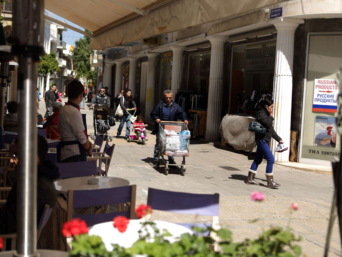 أسواق قبرص شهدت تهافت المواطنين لشراء السلع الأساسية(الفرنسية)