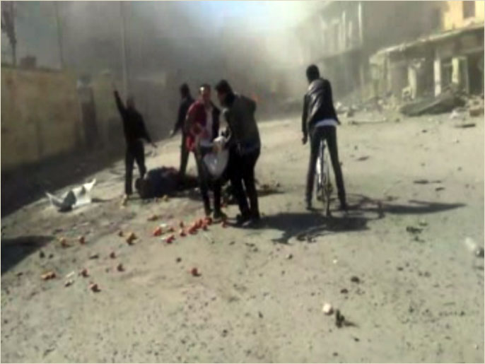قصف قوات النظام  الرقة أدى لمقتل عشرات الأشخاص (الجزيرة)
