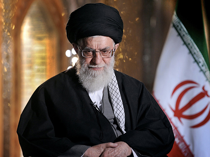 ‪خامنئي يعد القائد الأعلى لإيران حسب الدستور‬ (الفرنسية)