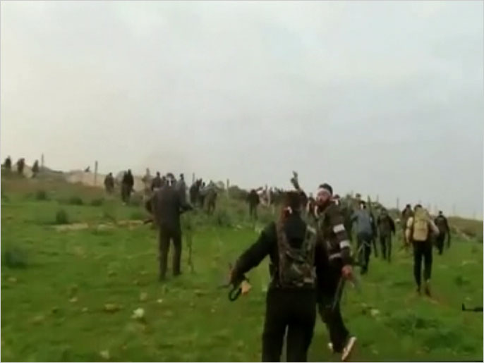 الجيش السوري الحر أسقطمروحية للنظام في محافظة حلب (الجزيرة)