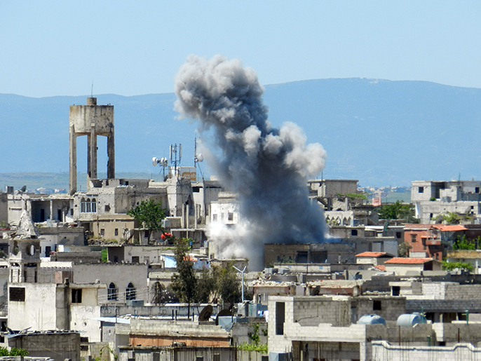 القصف يصيب المنازل في ريف حمص (الفرنسية)