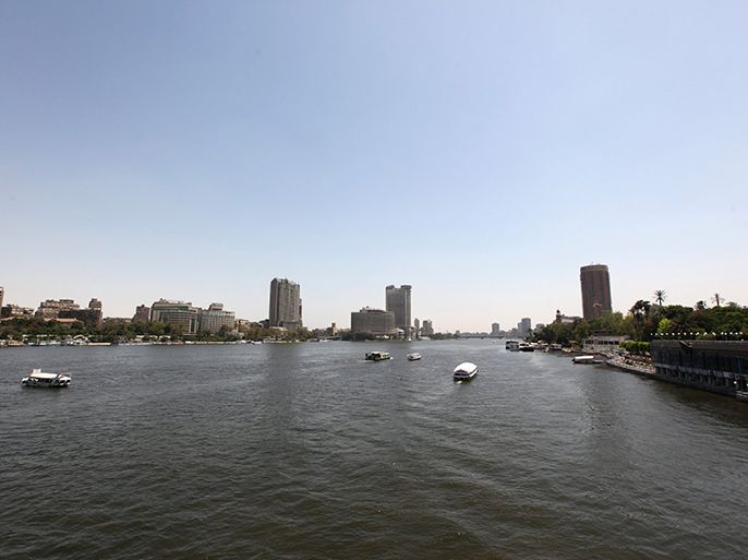 Boats travel in the Egyptian Nile River in Cairo May 28, 2013. REUTERS/Mohamed Abd El Ghany (EGYPT  - Tags: CITYSCAPE MARITIME)