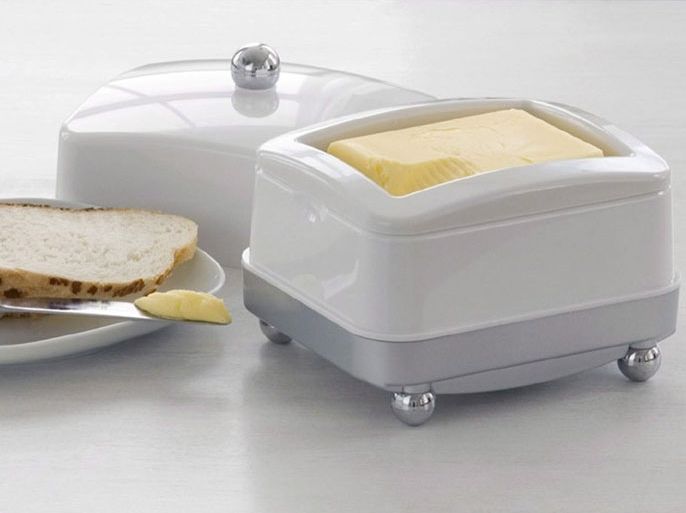 epa00993922 Undated handout image released by BUTTERWIZARD and PR Newswire on Friday, 27 April 2007: At last - the butter dish that maintains your butter at a perfectly spreadable temperature - BUTTERWIZARD, available exclusively through Carrefour.
